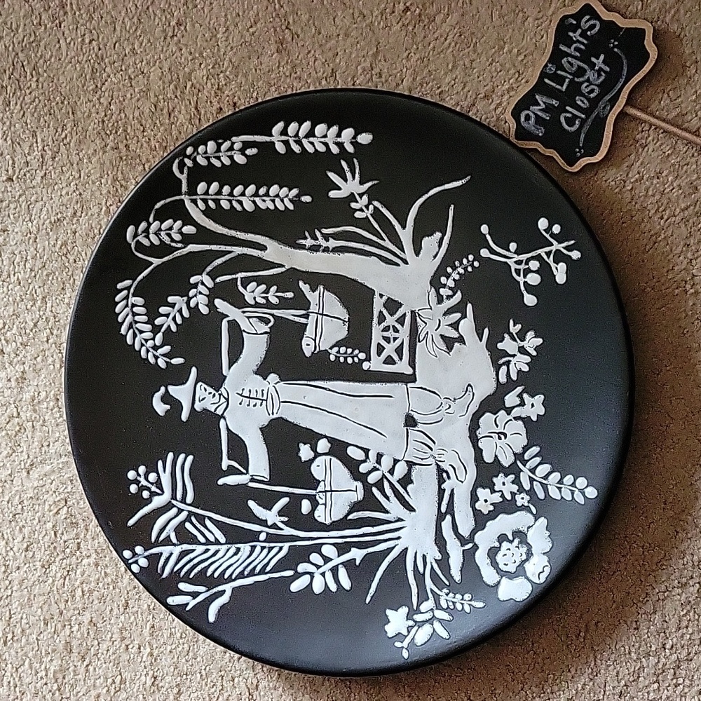Holland Mold Decorative Plate 10" Black White Oriental Painted Scene
